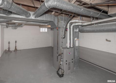 2416 12TH Street Moline IL 61265