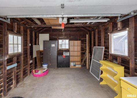 2416 12TH Street Moline IL 61265