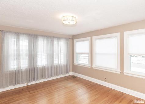 2416 12TH Street Moline IL 61265