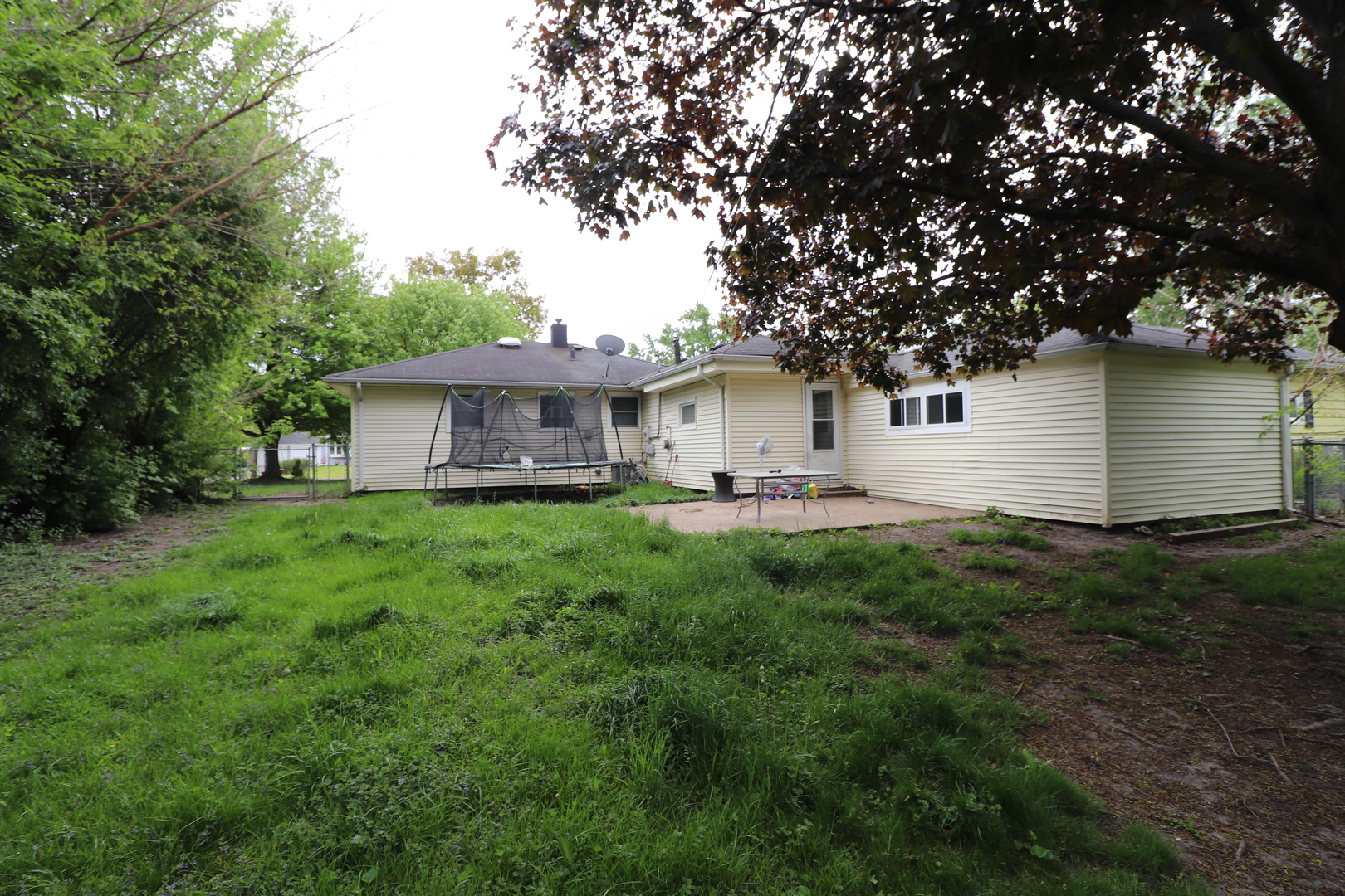 2702 Saint James Street Rolling Meadows IL 60008