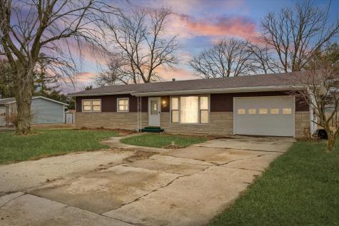 212 North 7th Street Cissna Park IL 60924