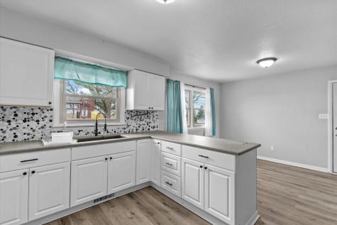 212 North 7th Street Cissna Park IL 60924