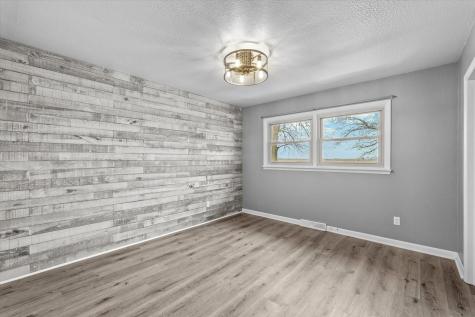 212 North 7th Street Cissna Park IL 60924