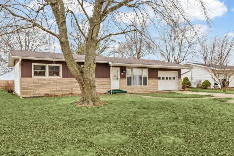 212 North 7th Street Cissna Park IL 60924