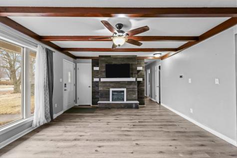 212 North 7th Street Cissna Park IL 60924