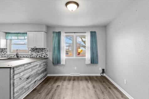 212 North 7th Street Cissna Park IL 60924