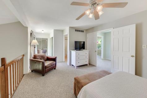 244 Coventry Court Bloomingdale IL 60108
