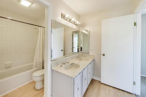 244 Coventry Court Bloomingdale IL 60108