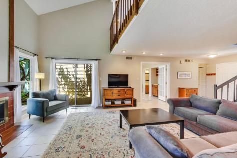 244 Coventry Court Bloomingdale IL 60108