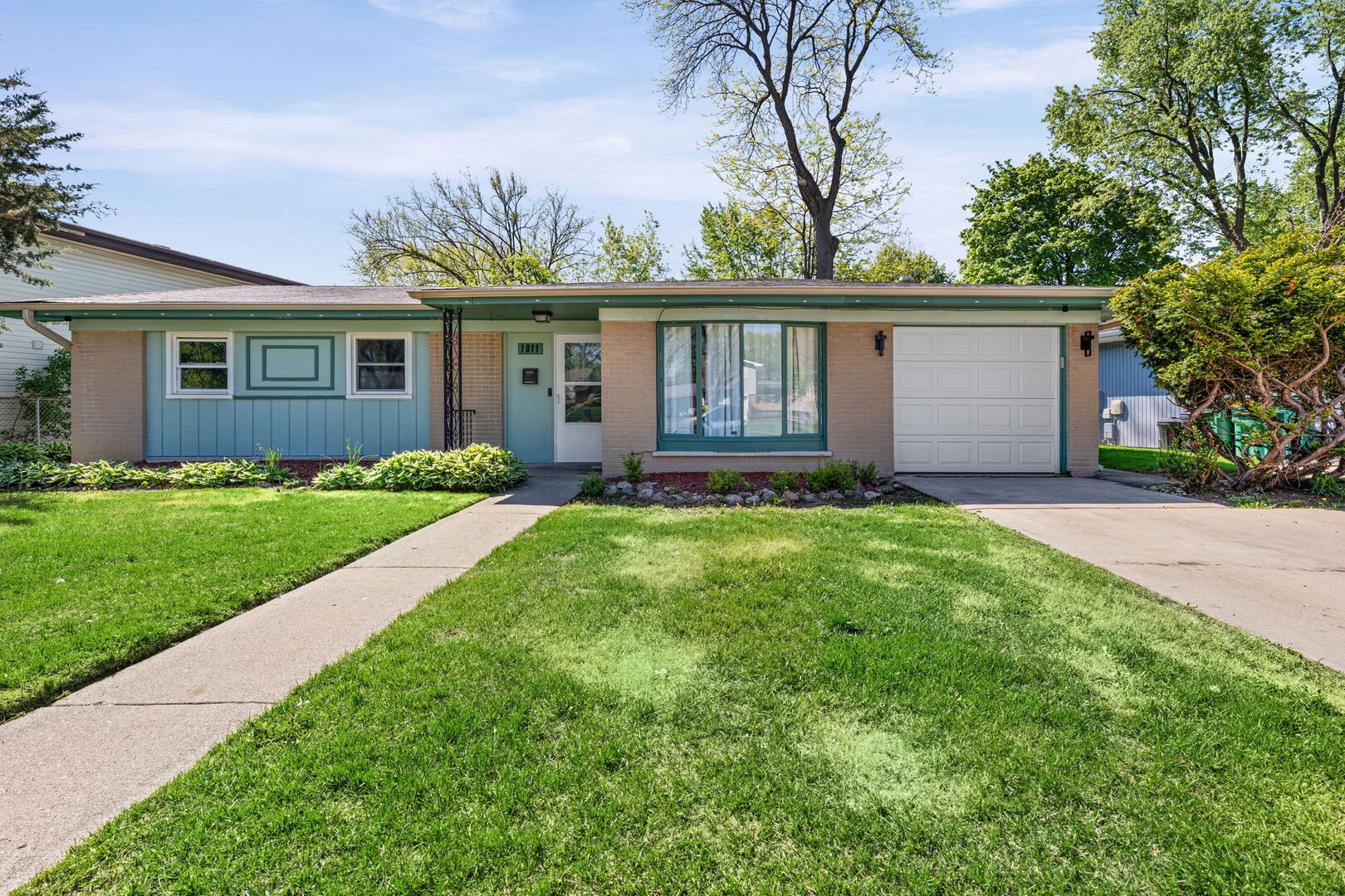 1011 Beverly Drive Wheeling IL 60090