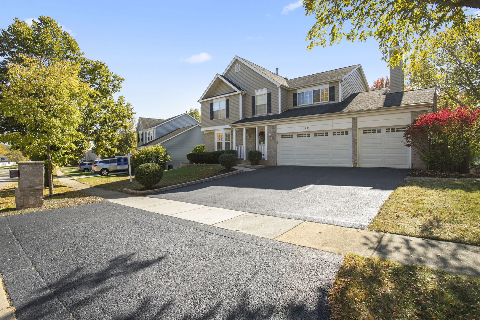 754 Huntington Drive Carol Stream IL 60188