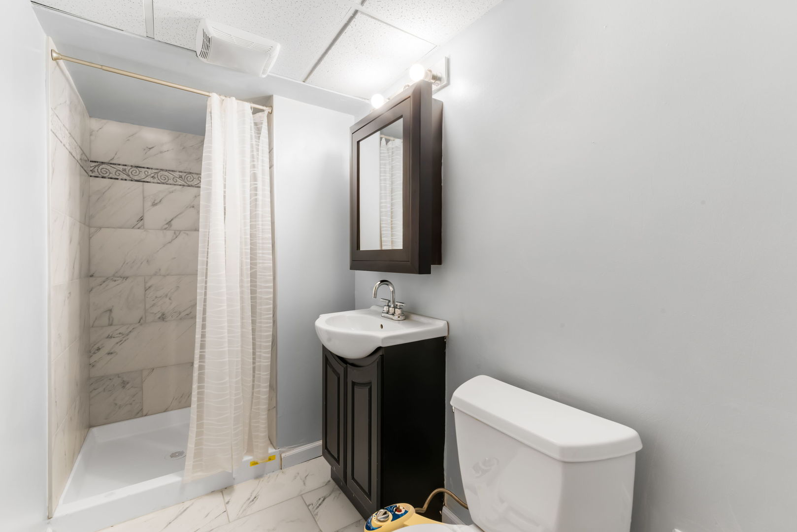 754 Huntington Drive Carol Stream IL 60188