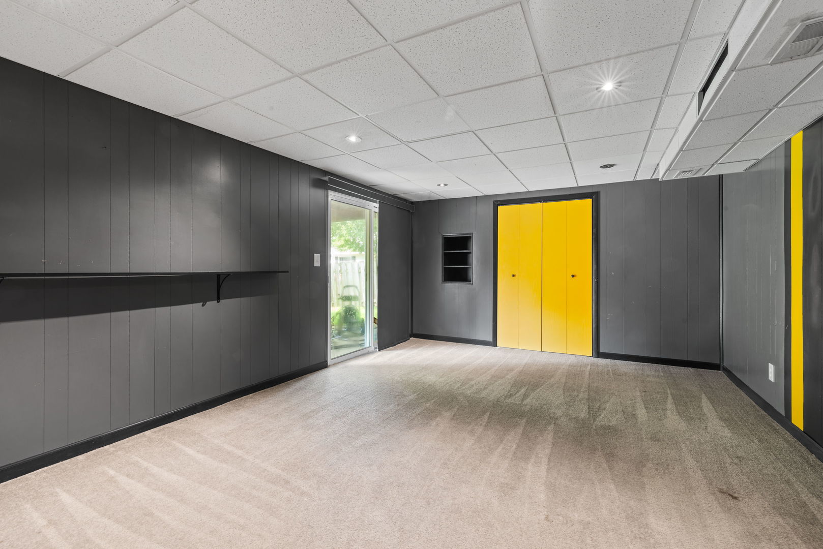 754 Huntington Drive Carol Stream IL 60188