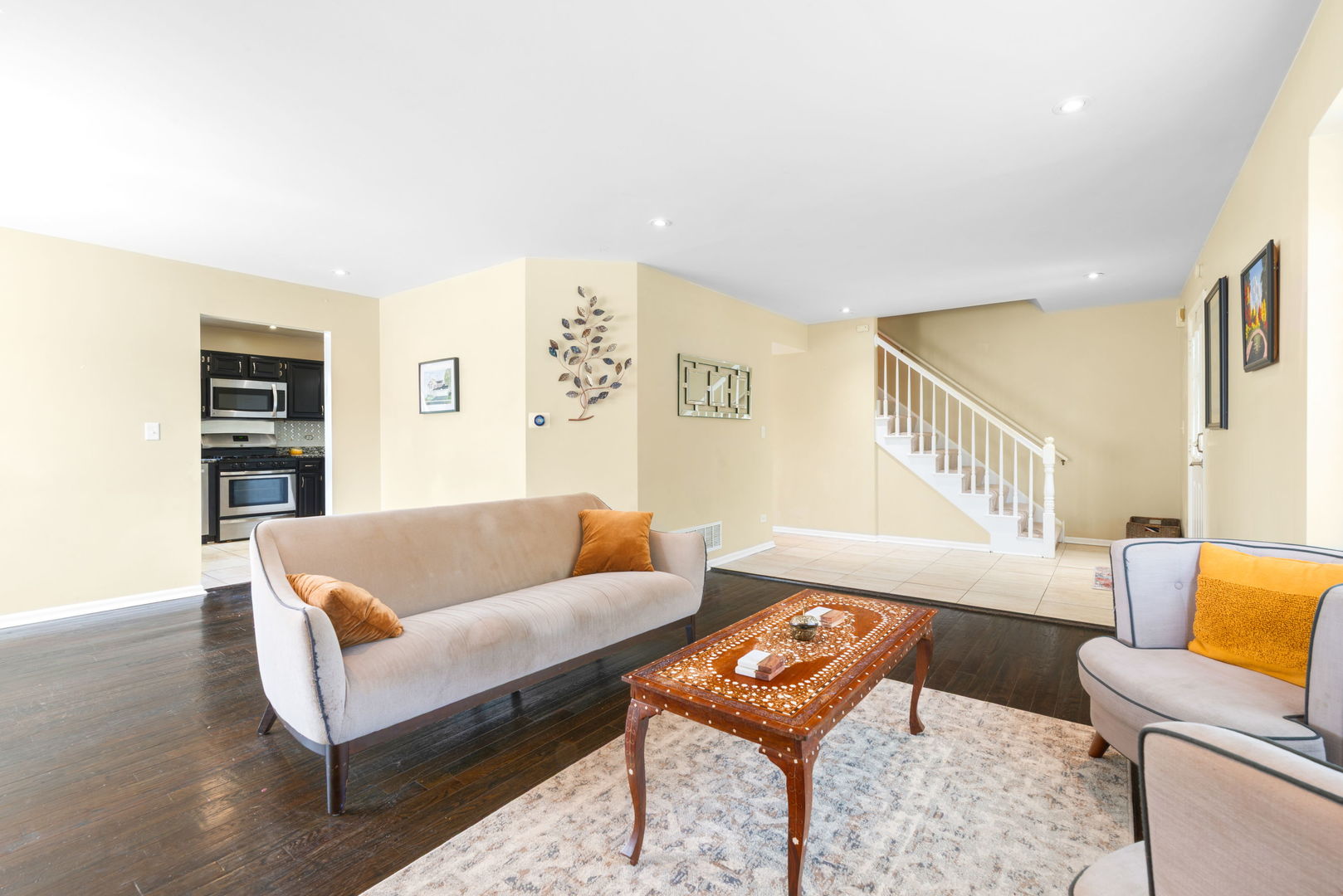 754 Huntington Drive Carol Stream IL 60188