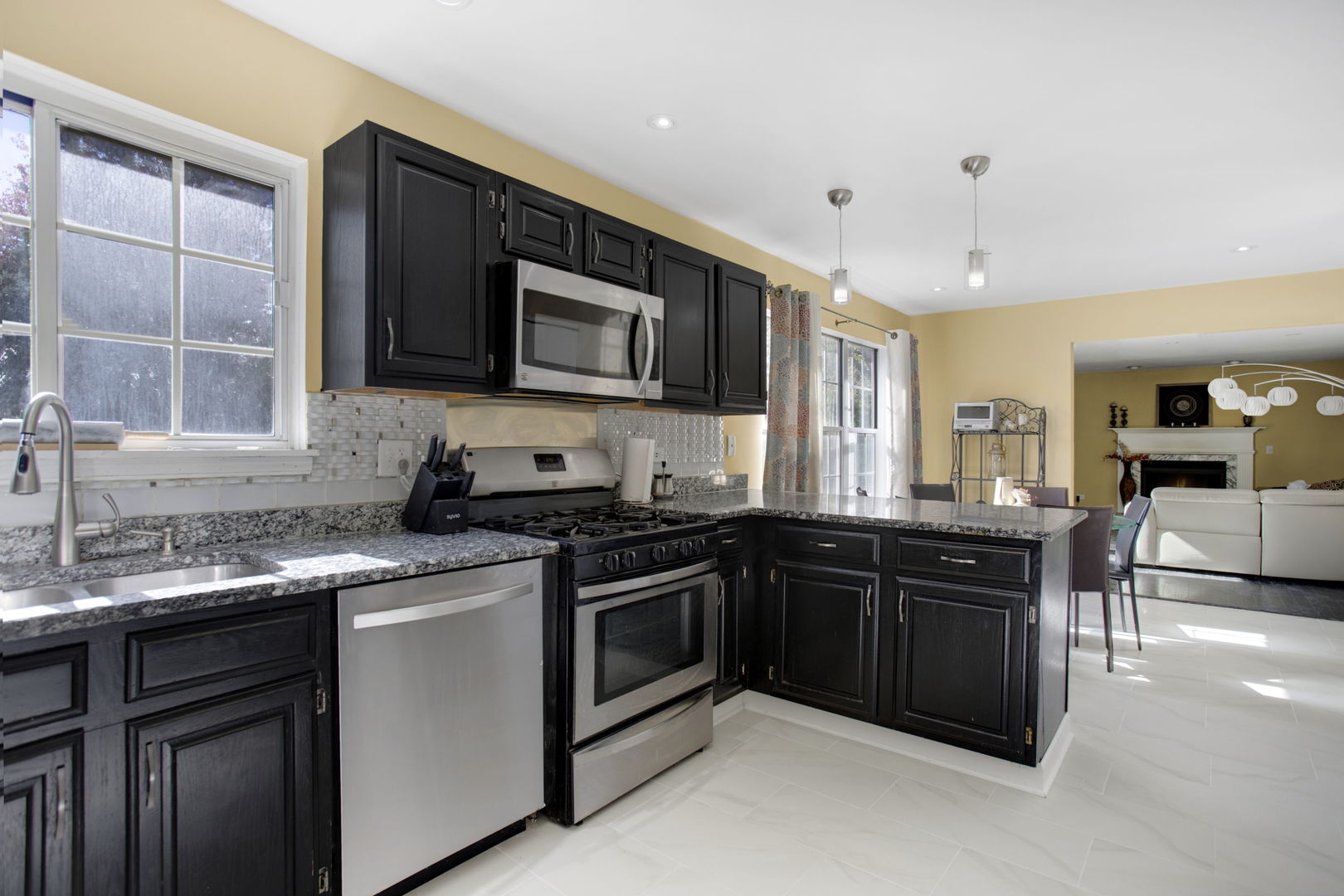 754 Huntington Drive Carol Stream IL 60188