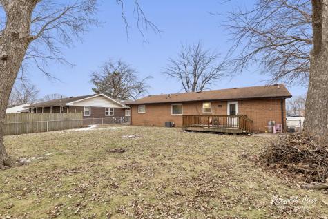 209 West Indiana Street Momence IL 60954
