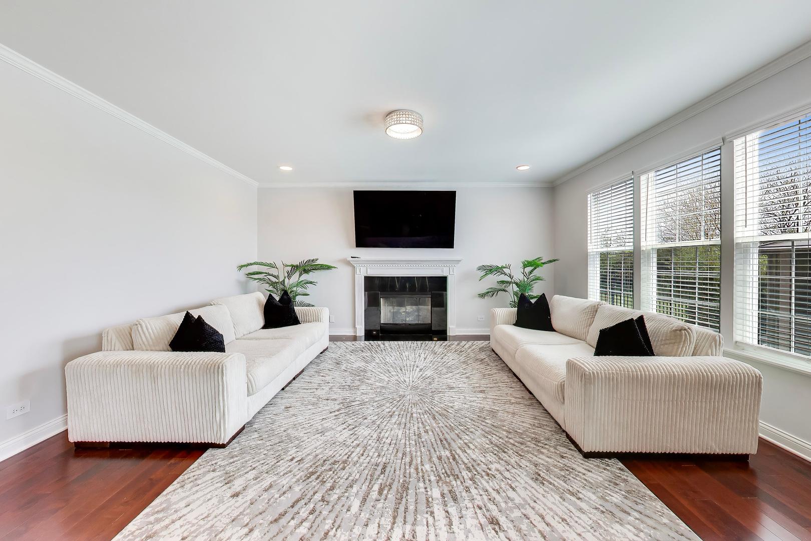 8880 Pearsall Drive Huntley IL 60142