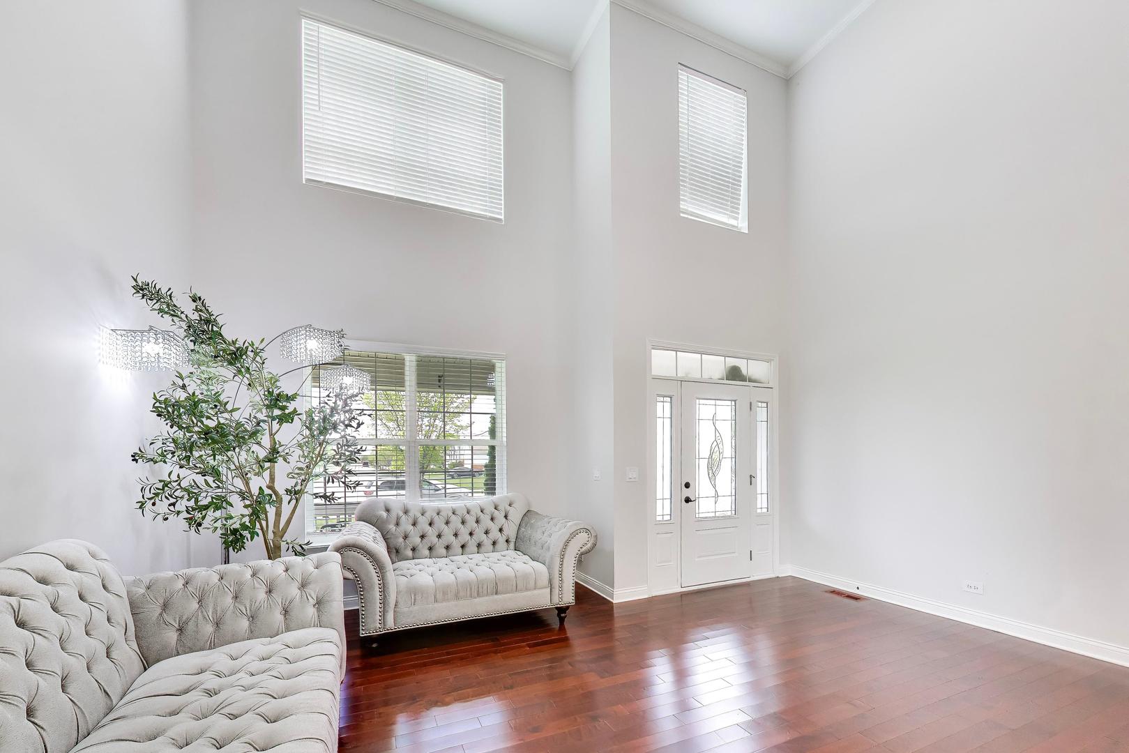 8880 Pearsall Drive Huntley IL 60142