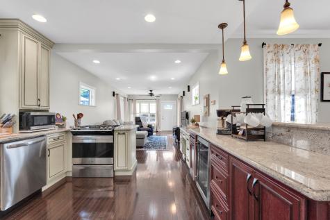 10520 South Hamilton Avenue Chicago IL 60643