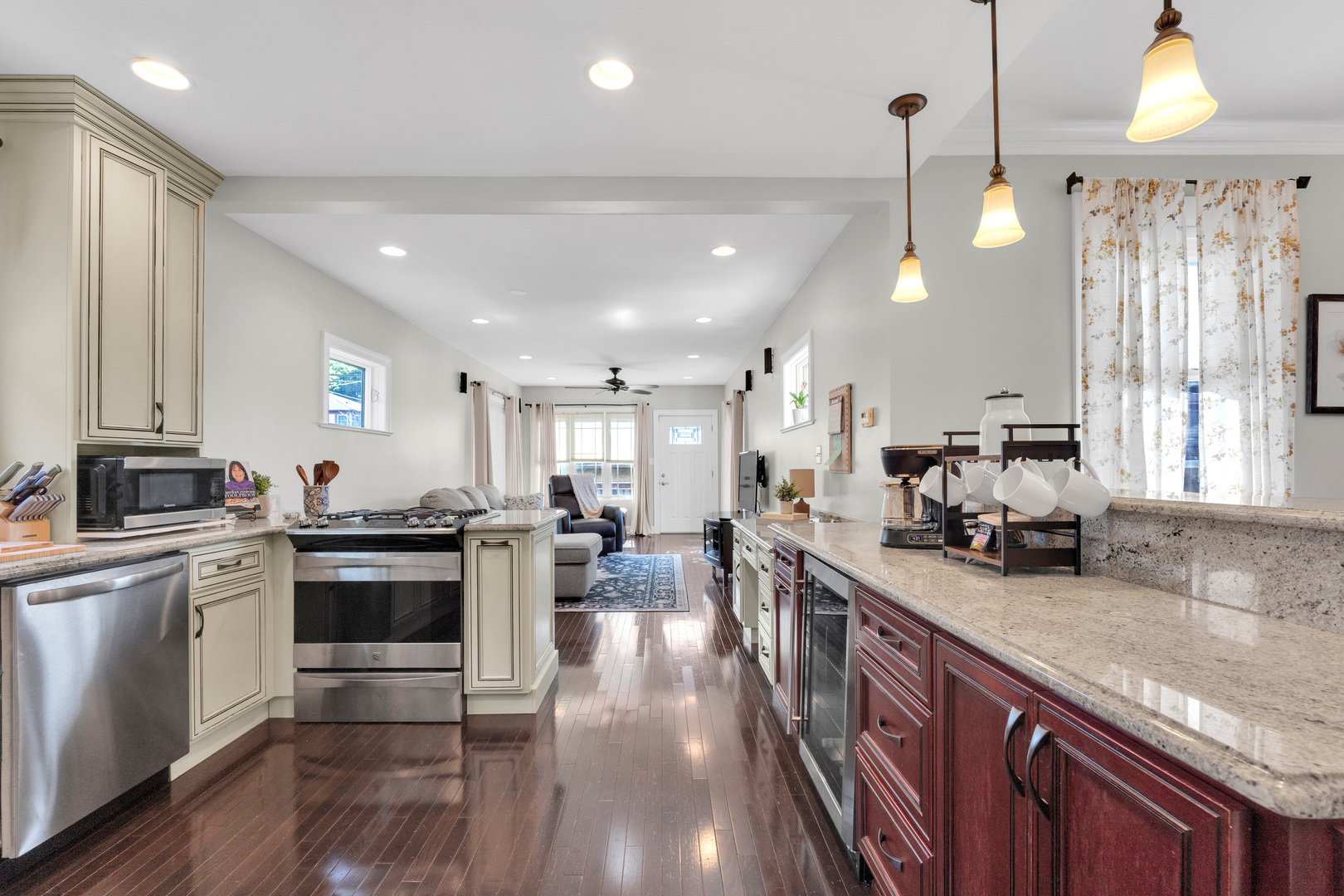 10520 South Hamilton Avenue Chicago IL 60643