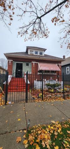 8443 South Manistee Avenue Chicago IL 60617