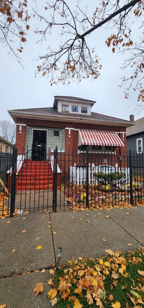 8443 South Manistee Avenue Chicago IL 60617