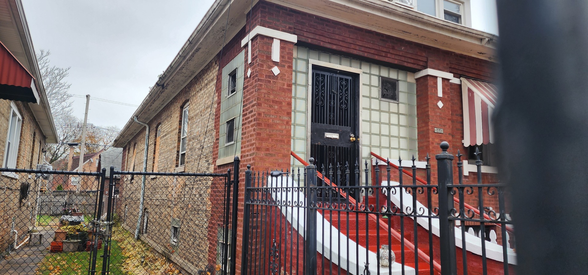 8443 South Manistee Avenue Chicago IL 60617