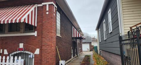 8443 South Manistee Avenue Chicago IL 60617