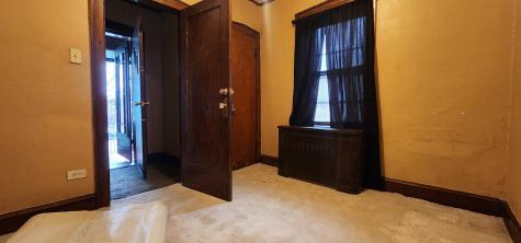 8443 South Manistee Avenue Chicago IL 60617
