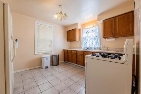 10211 South Eberhart Avenue Chicago IL 60628