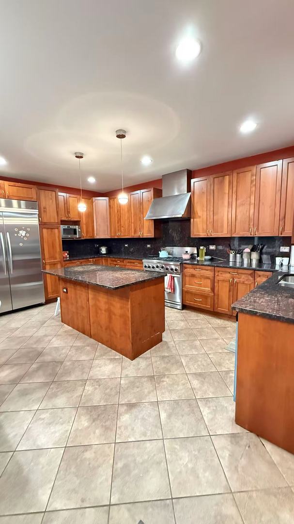 422 West 42nd Place Chicago IL 60609