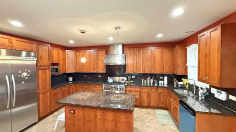 422 West 42nd Place Chicago IL 60609
