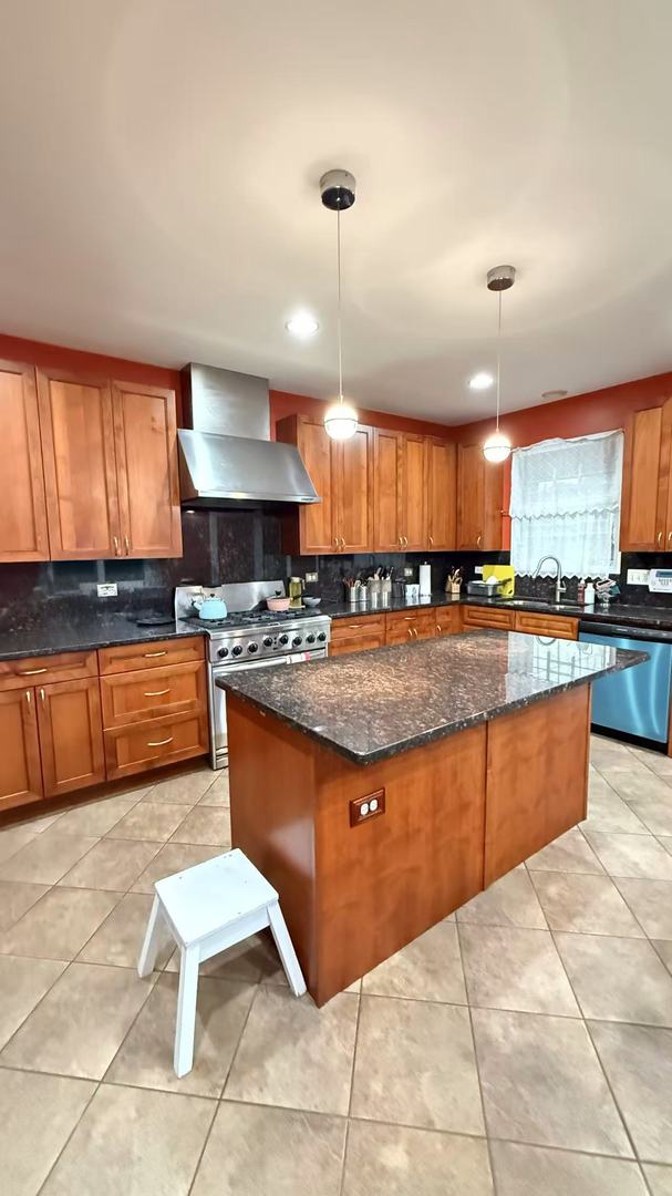 422 West 42nd Place Chicago IL 60609
