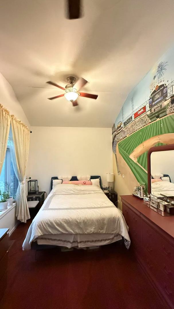 422 West 42nd Place Chicago IL 60609