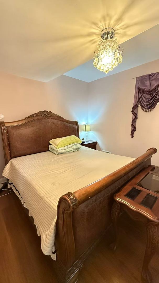 422 West 42nd Place Chicago IL 60609