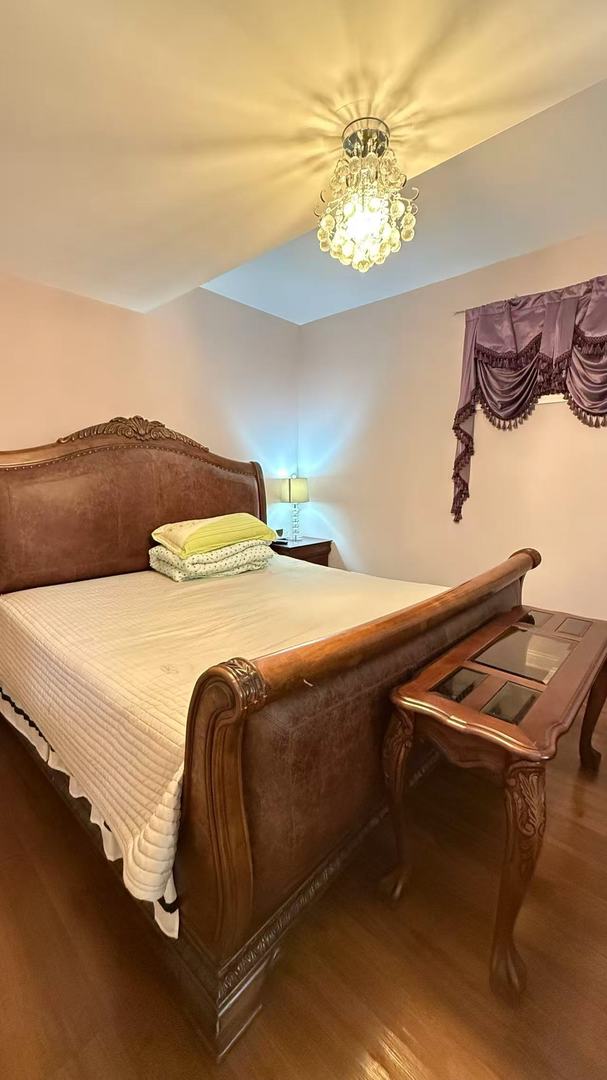 422 West 42nd Place Chicago IL 60609