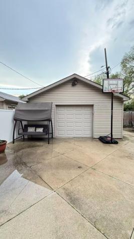 422 West 42nd Place Chicago IL 60609