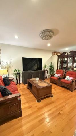 422 West 42nd Place Chicago IL 60609