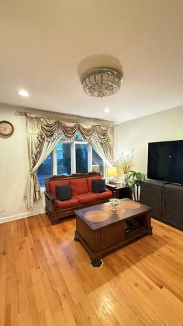 422 West 42nd Place Chicago IL 60609