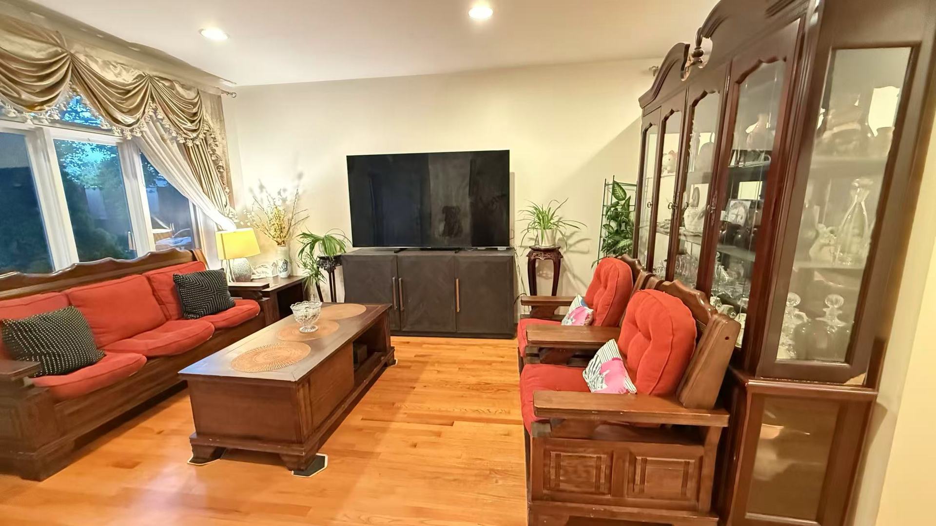 422 West 42nd Place Chicago IL 60609