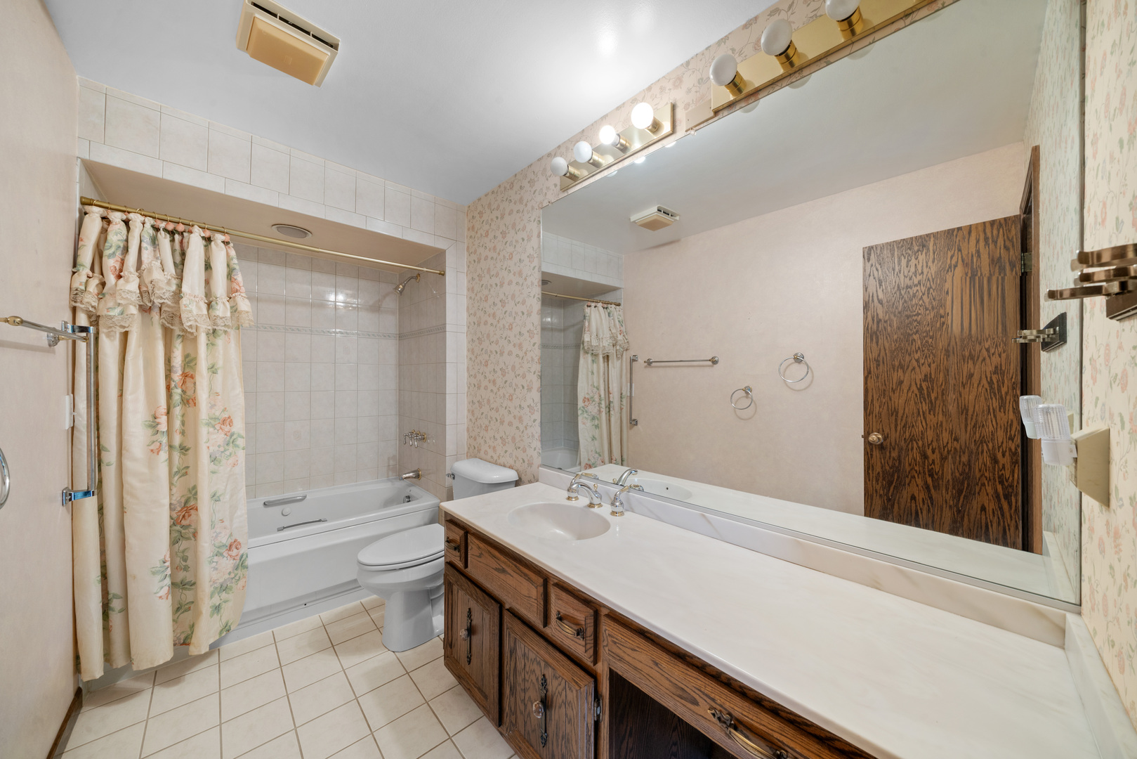 2445 Coach And Surrey Lane Aurora IL 60506