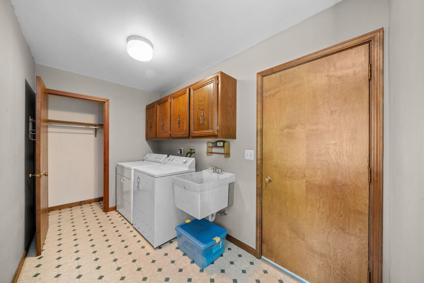 2445 Coach And Surrey Lane Aurora IL 60506