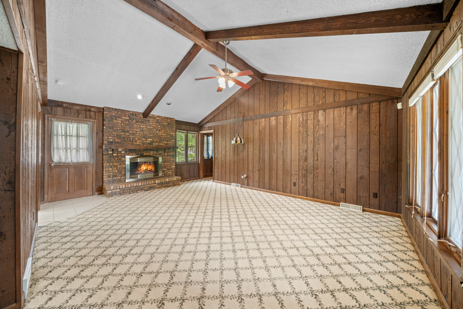 2445 Coach And Surrey Lane Aurora IL 60506