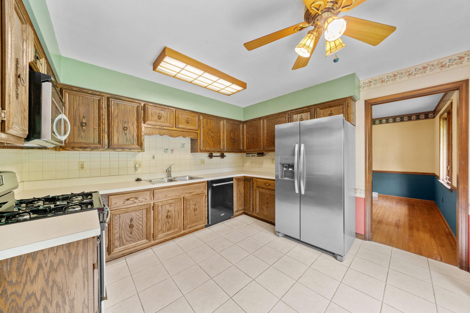 2445 Coach And Surrey Lane Aurora IL 60506