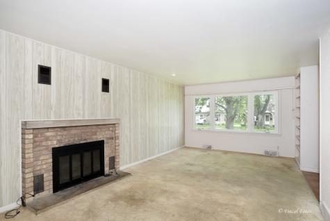 645 Pleasant Street Woodstock IL 60098