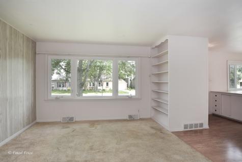 645 Pleasant Street Woodstock IL 60098