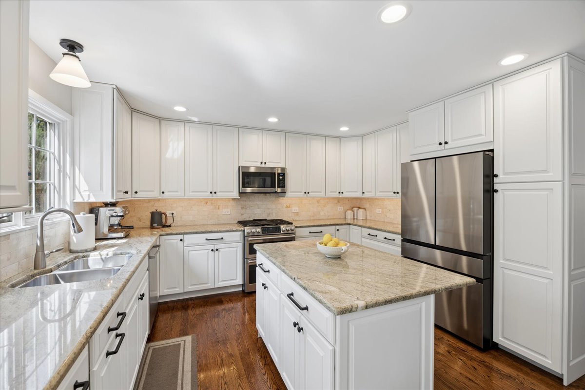 749 Summit Street Downers Grove IL 60515