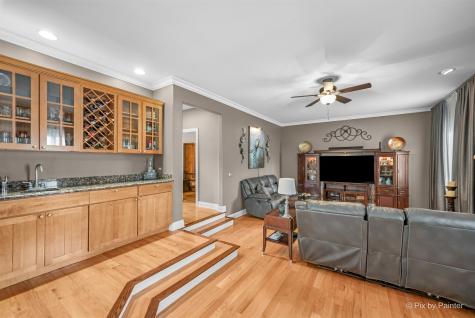 298 Cara Lane Wood Dale IL 60191