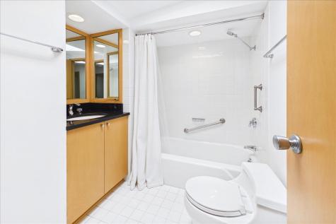 1575 Hawthorne Lane Highland Park IL 60035