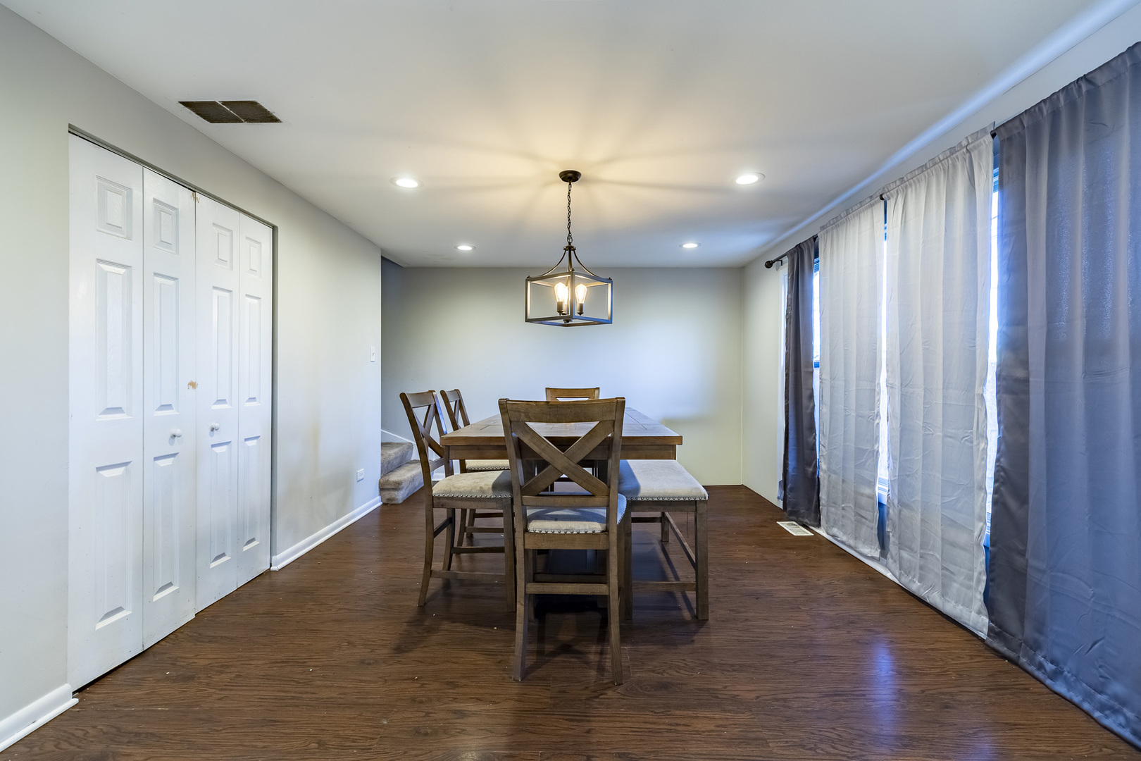 13415 South Mackinaw Avenue Chicago IL 60633